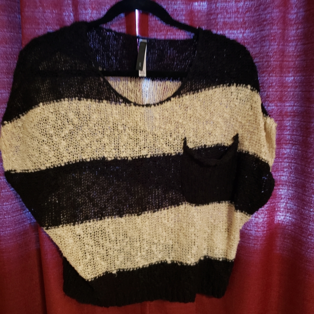 Short sleeve Striped sweater